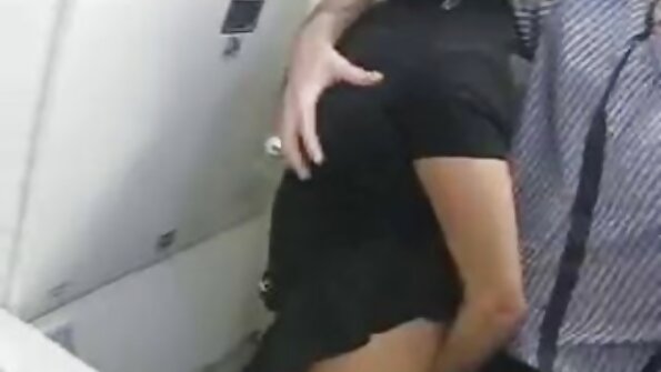 Cute pirang nemu dheweke bokong digawe dowo