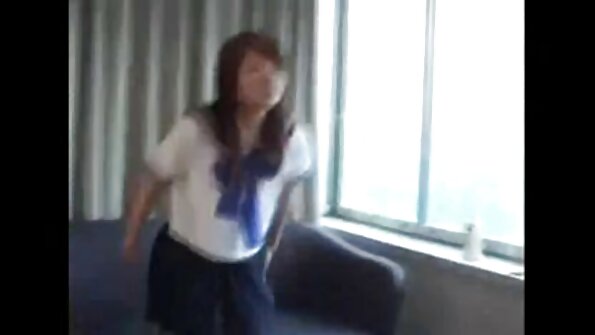 Alyssia Kent saluran pitik jago garing karo dheweke nyenyet pus