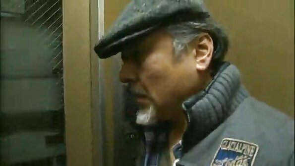 Tattooed Yurizan Beltran bajingan dening blumbang