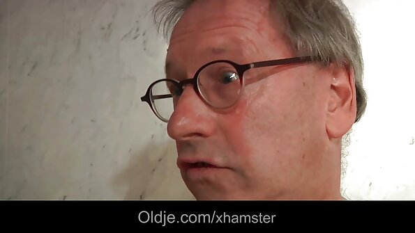 Pirang starlet bajingan dening dheweke stepbrother ing pawon