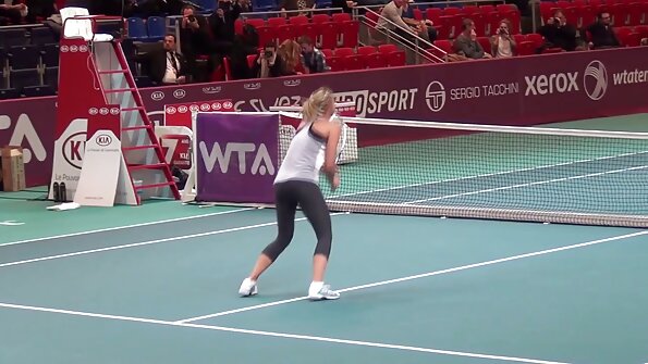 Bocah sekolah cilik entuk pelajaran khusus