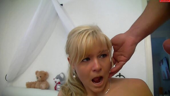 Johnny Ngatasi Veronica Avluvs Little kangelan