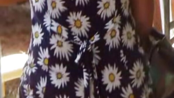 Juggy prawan Lena Paul mancep dening mesum inked wong lanang