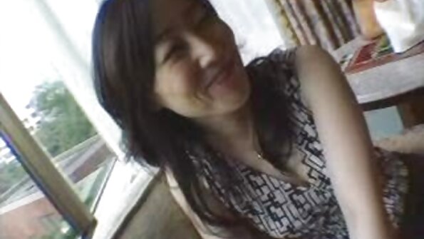 Ms London nyedhot lan jancok putih pecker