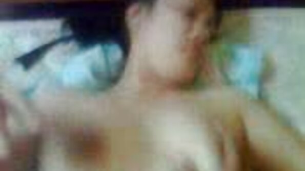 Biru-rambut pelacur ing lateks nemu rumiyin bajingan