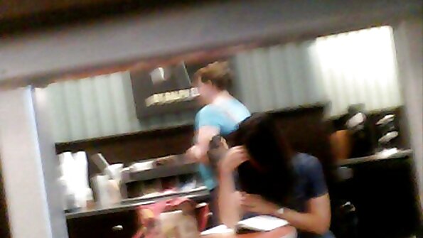 Petite girl tak bajingan saka mburi