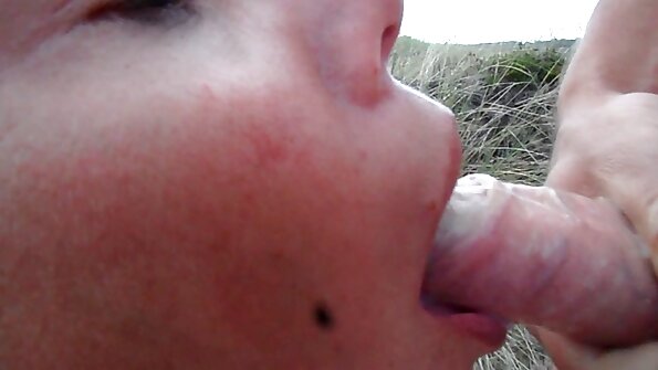 Slim girl seneng kaose sikil lan kurang ajar