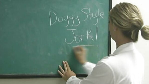 Manis pirang seneng jancok dheweke pepadhamu