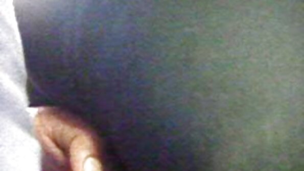 Black Round bokong Victoria bakal bajingan ing jeans