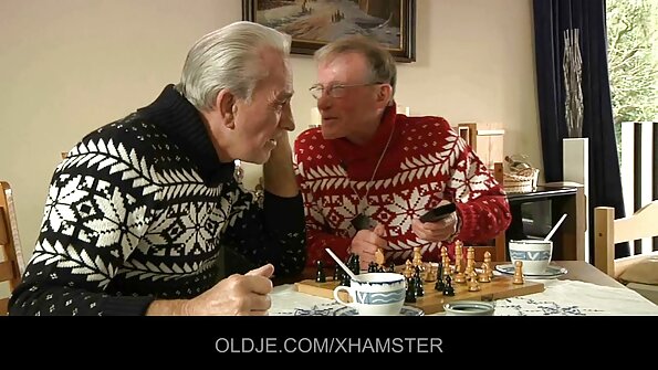 Sluts ing Lingerie derailed ing bokong irisan